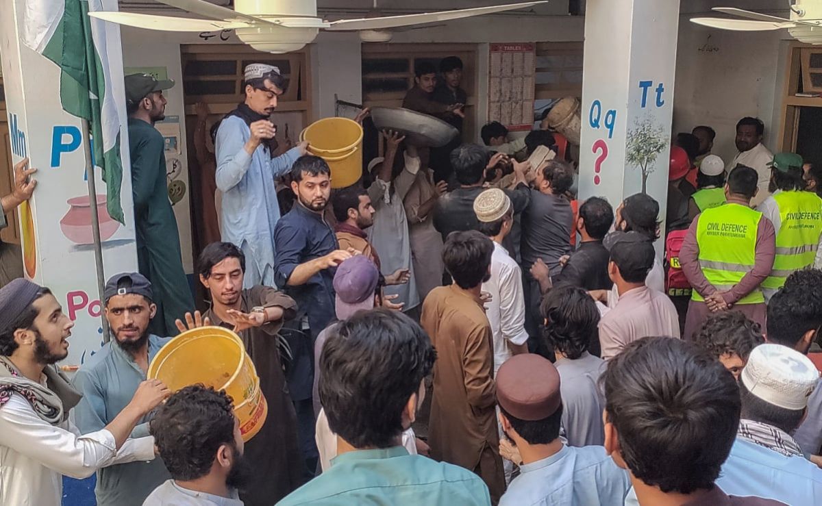 mueren-32-alumnos-y-una-maestra-tras-derrumbe-del-techo-de-una-escuela-en-pakistan
