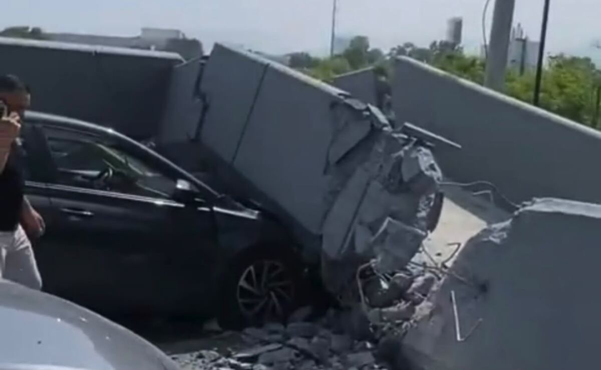 se-desploma-puente-peatonal-sobre-un-automovil-en-avenida-constitucion-de-monterrey