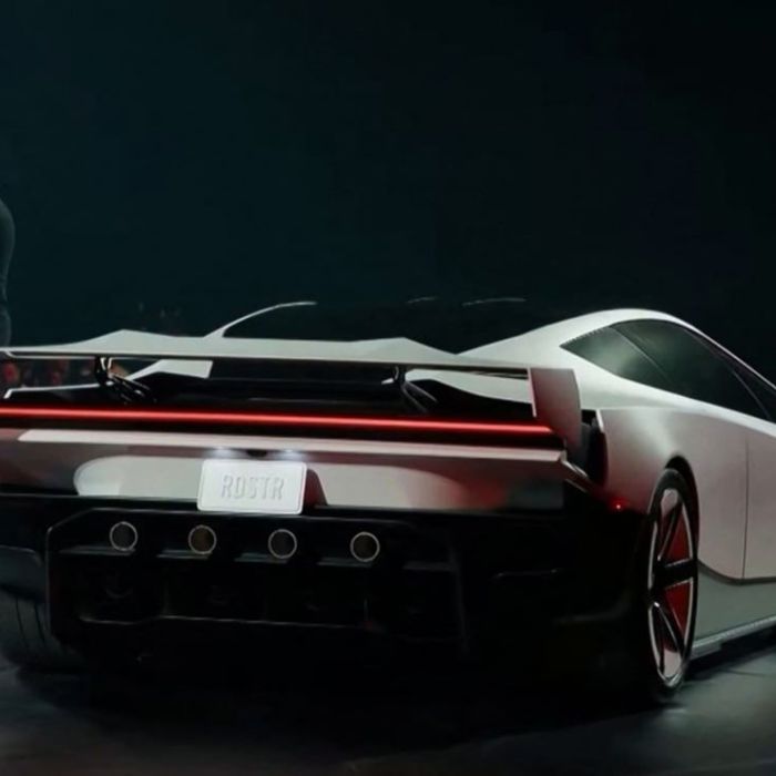 Tesla presenta el Roadster que puede volar, pero su uso en calles enfrenta dudas legales
