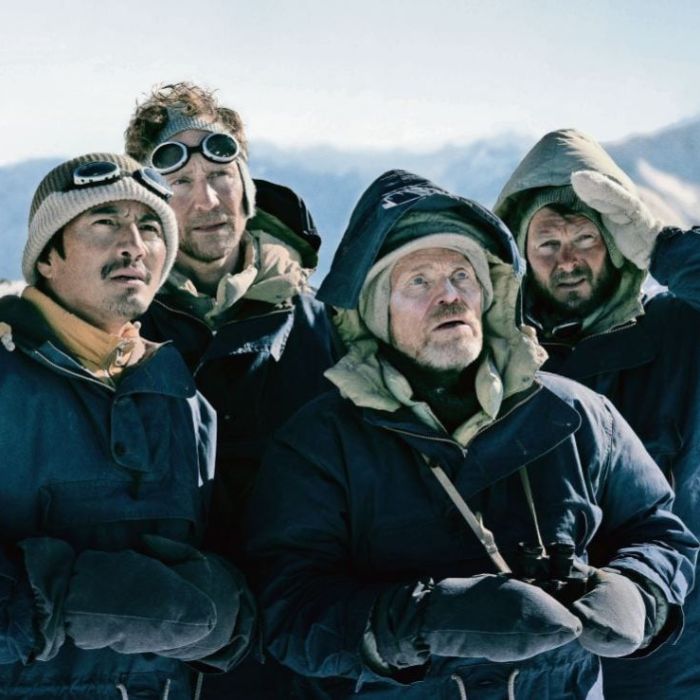 Tom Hiddleston enfrenta sus límites al filmar “Tenzing” en el Himalaya