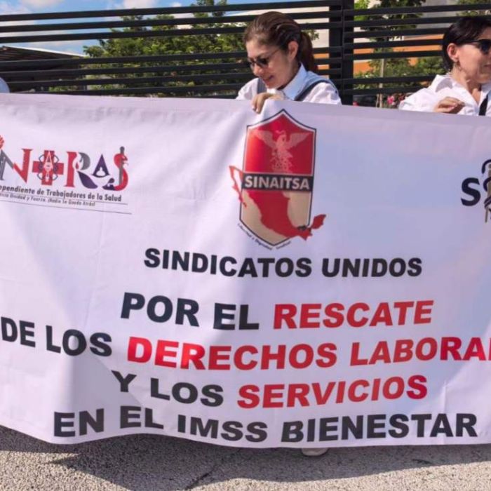 Trabajadores del Hospital O’Horán bloquean el Periférico de Mérida por demandas laborales