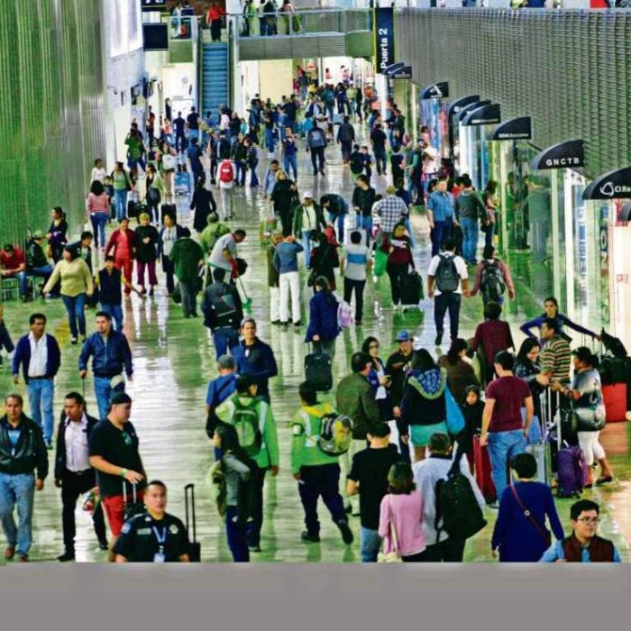 Turismo aéreo en México cae a su nivel más bajo en cuatro años